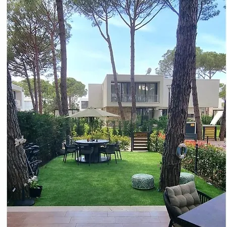 San Pietro Garden Apartment, Lalëz, * Durrës