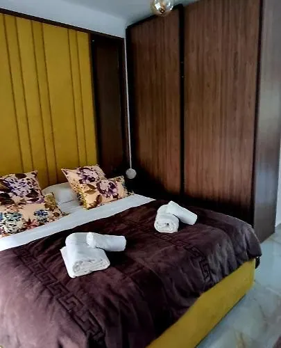 San Pietro Garden Apartment, Lalëz,