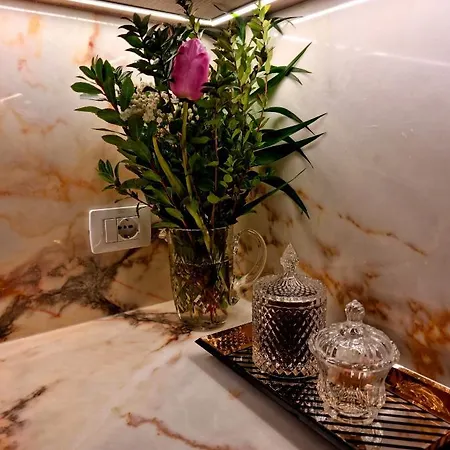 San Pietro Garden Apartment, Lalez, Apartamento