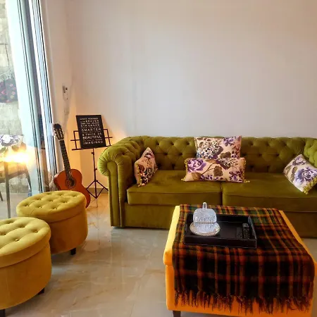 San Pietro Garden Apartment, Lalez, *